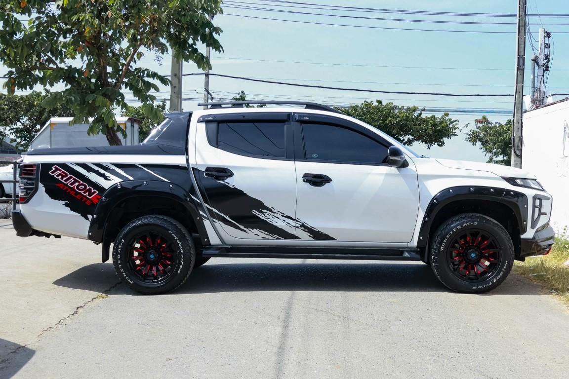 Mitsubishi Triton Doublecab 2.4 Premium Athletes 4WD A/T 2023 *RK2109*